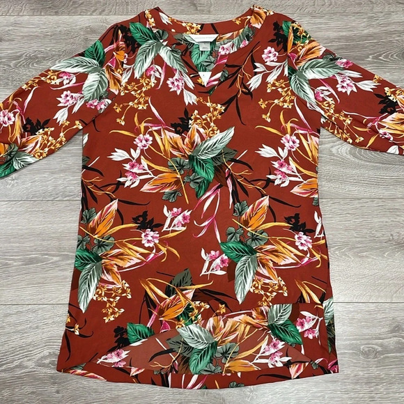 NWT Christopher & Banks 3/4 Sleeve Asymmetrical Hem Tropical Print Top S - Picture 6 of 14